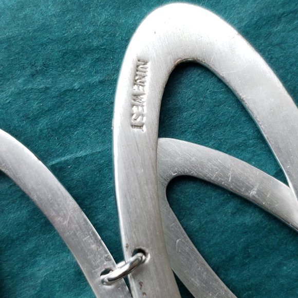 2/10$ Nine west asymetrical ovals bracelet - Picture 5 of 5